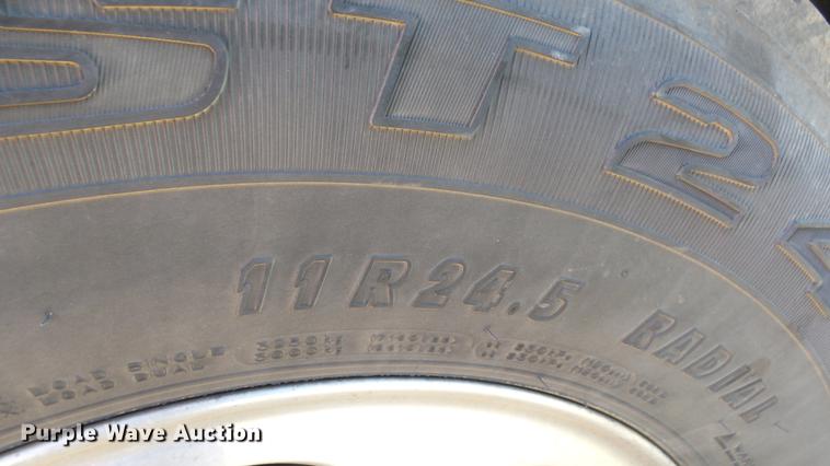 image for item DC0694 2007 Peterbilt 386 semi truck