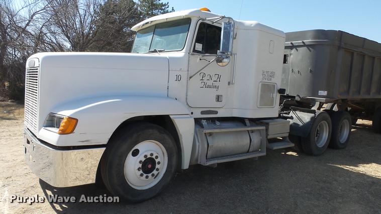 image for item DC0706 1993 Freightliner FLD120 semi truck