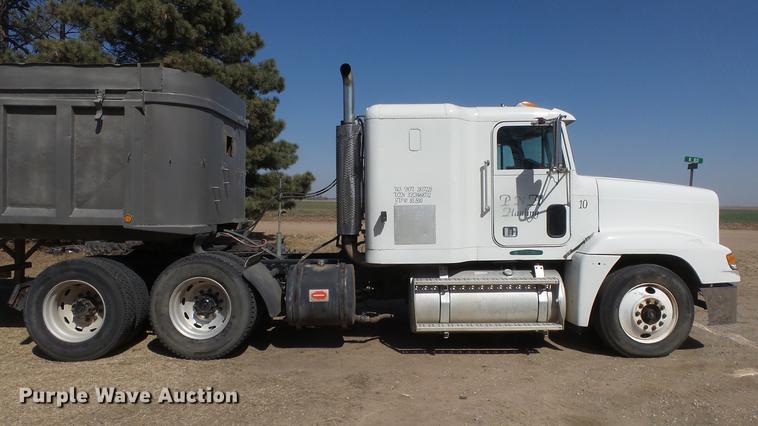 image for item DC0706 1993 Freightliner FLD120 semi truck