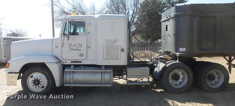 image for item DC0706 1993 Freightliner FLD120 semi truck