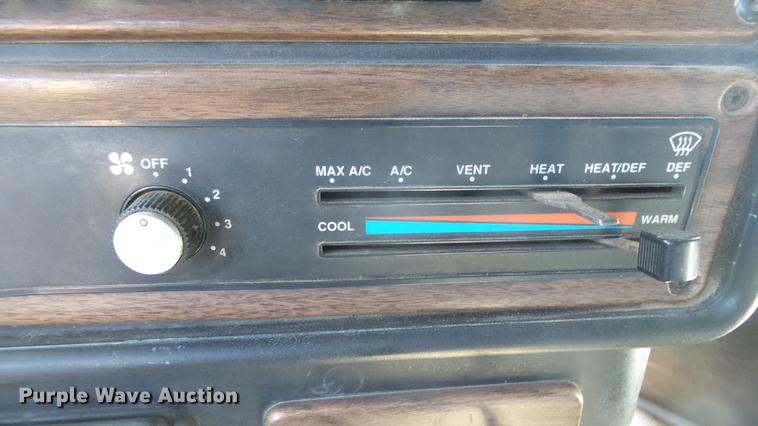 image for item DC0706 1993 Freightliner FLD120 semi truck