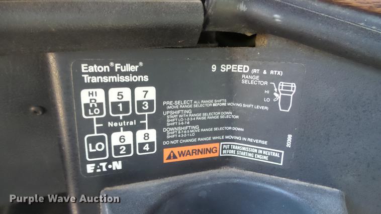 image for item DC0706 1993 Freightliner FLD120 semi truck