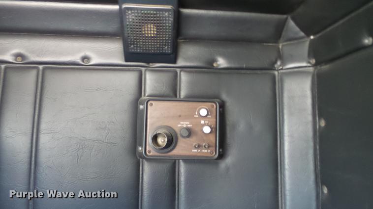 image for item DC0706 1993 Freightliner FLD120 semi truck