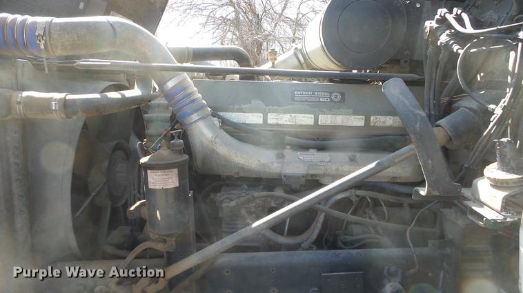 image for item DC0706 1993 Freightliner FLD120 semi truck