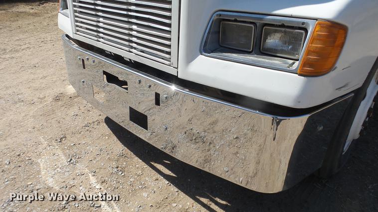 image for item DC0706 1993 Freightliner FLD120 semi truck