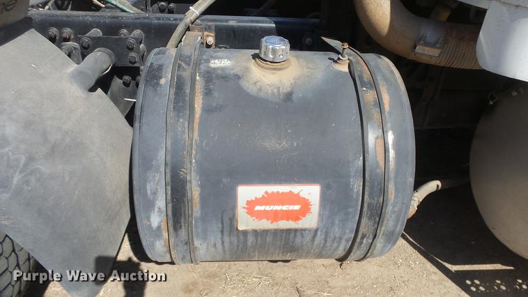 image for item DC0706 1993 Freightliner FLD120 semi truck