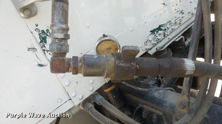 image for item DC0706 1993 Freightliner FLD120 semi truck