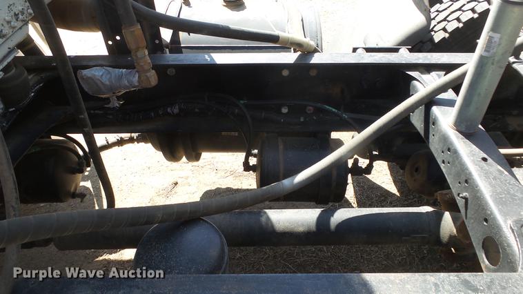 image for item DC0706 1993 Freightliner FLD120 semi truck