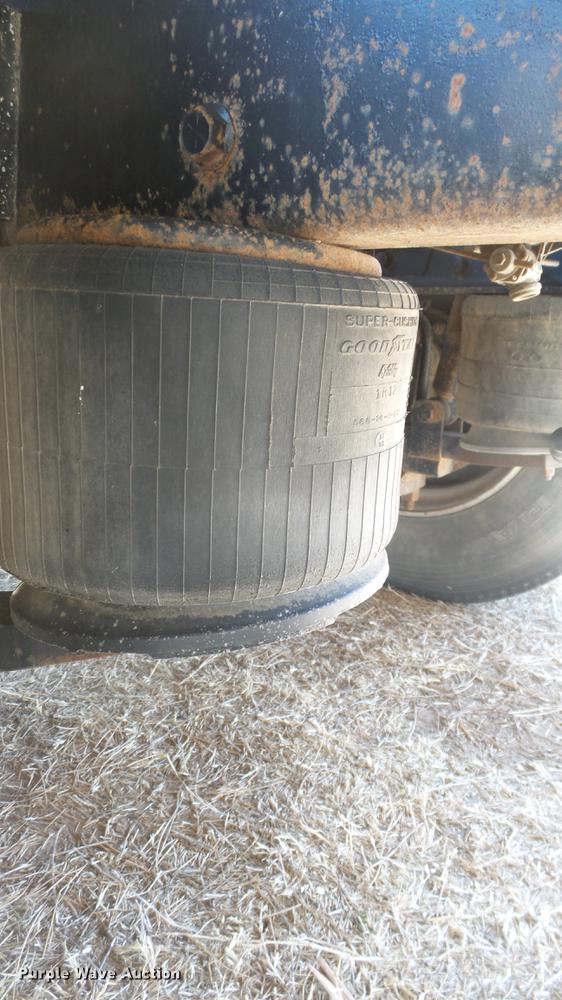 image for item DC0706 1993 Freightliner FLD120 semi truck