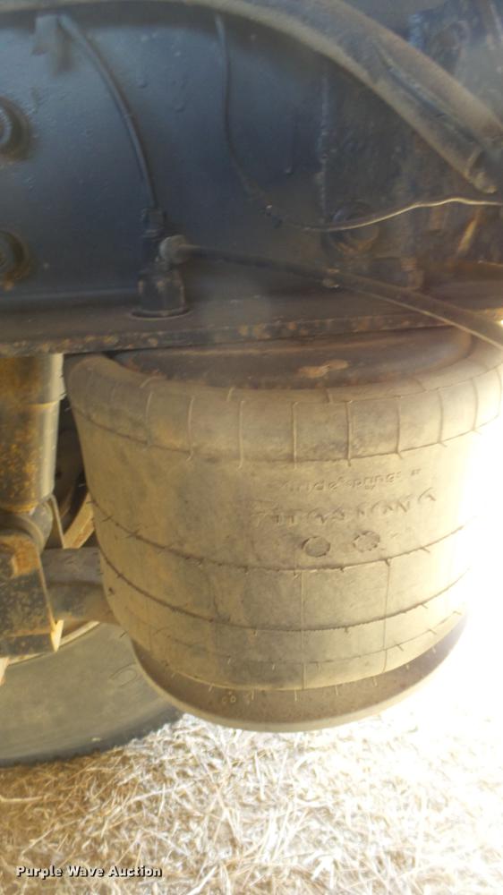 image for item DC0706 1993 Freightliner FLD120 semi truck