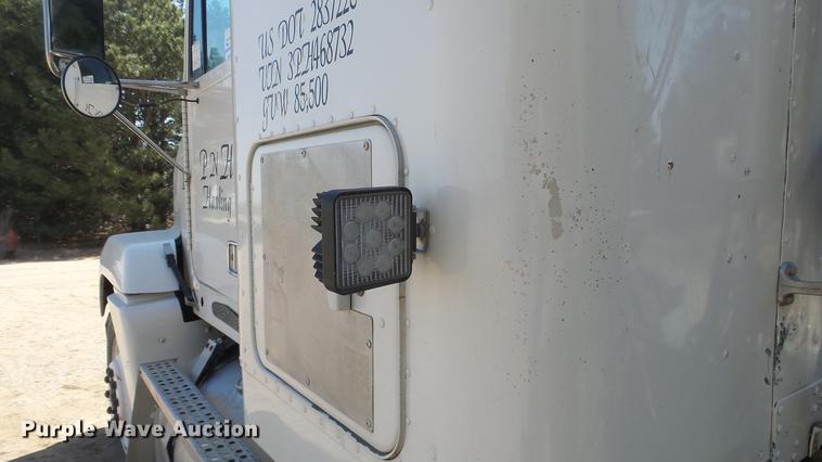 image for item DC0706 1993 Freightliner FLD120 semi truck