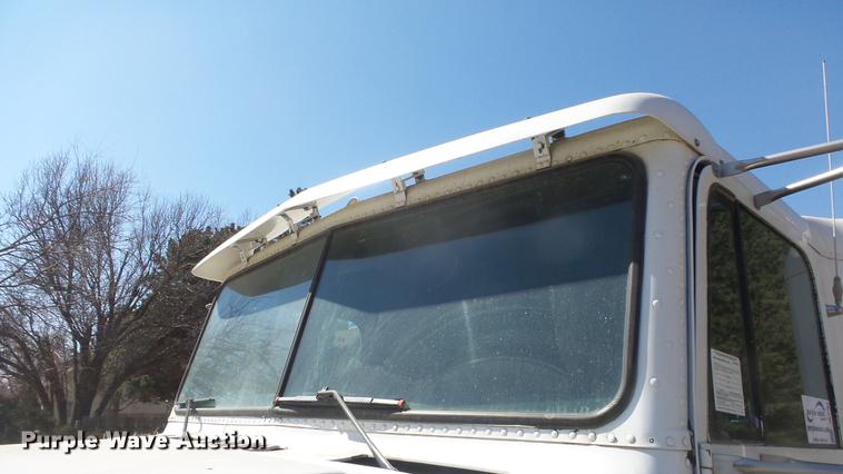 image for item DC0706 1993 Freightliner FLD120 semi truck