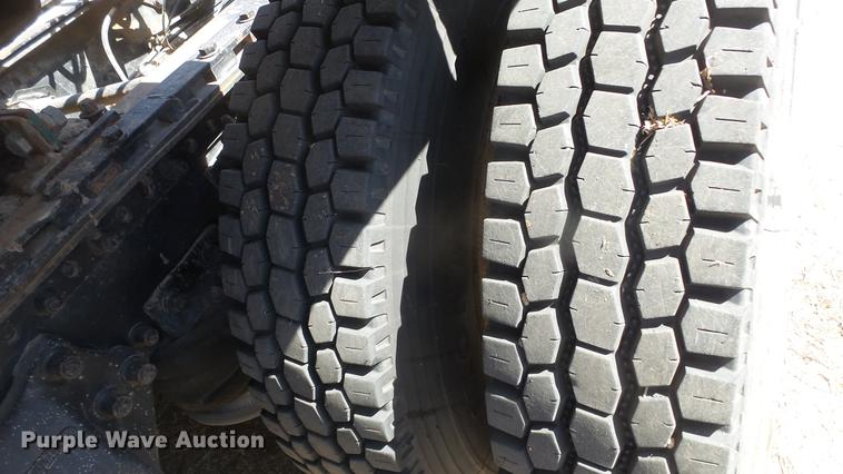 image for item DC0706 1993 Freightliner FLD120 semi truck