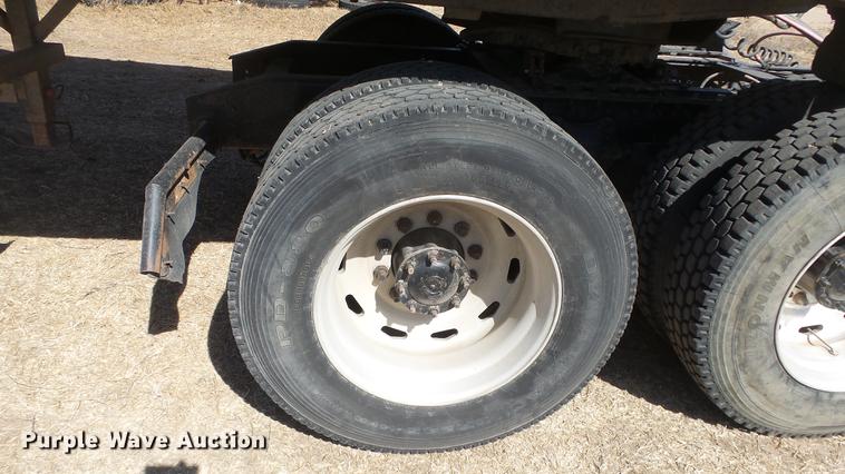 image for item DC0706 1993 Freightliner FLD120 semi truck