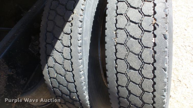 image for item DC0706 1993 Freightliner FLD120 semi truck