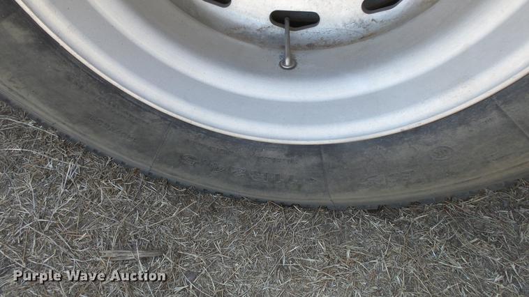 image for item DC0706 1993 Freightliner FLD120 semi truck