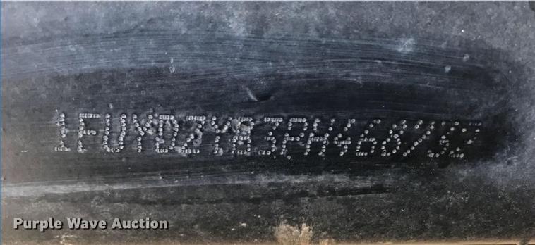 image for item DC0706 1993 Freightliner FLD120 semi truck