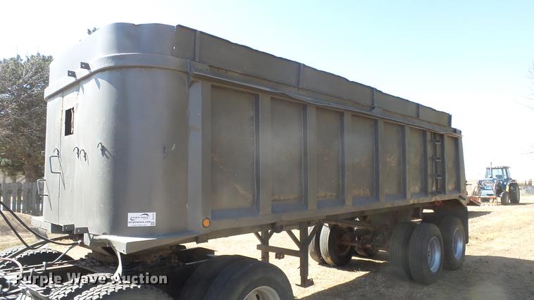 image for item DC0707 1993 Hilbilt end dump trailer