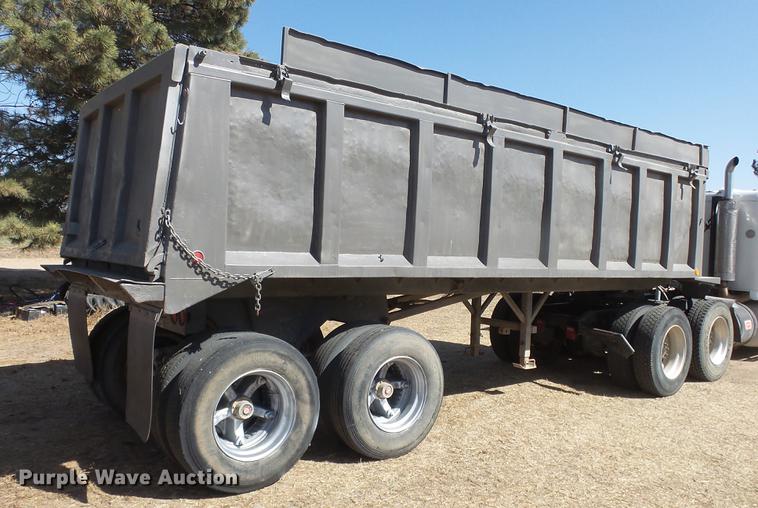 image for item DC0707 1993 Hilbilt end dump trailer