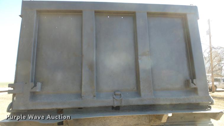 image for item DC0707 1993 Hilbilt end dump trailer