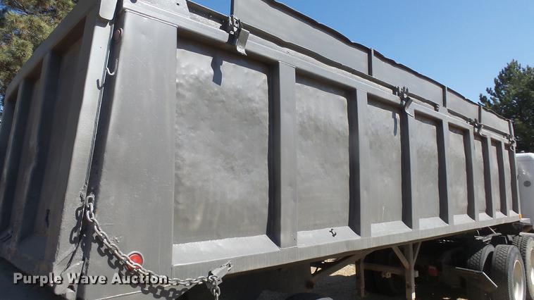 image for item DC0707 1993 Hilbilt end dump trailer