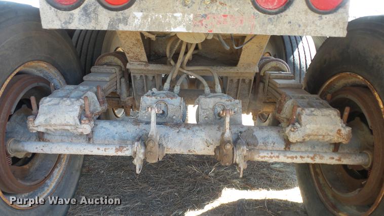 image for item DC0707 1993 Hilbilt end dump trailer