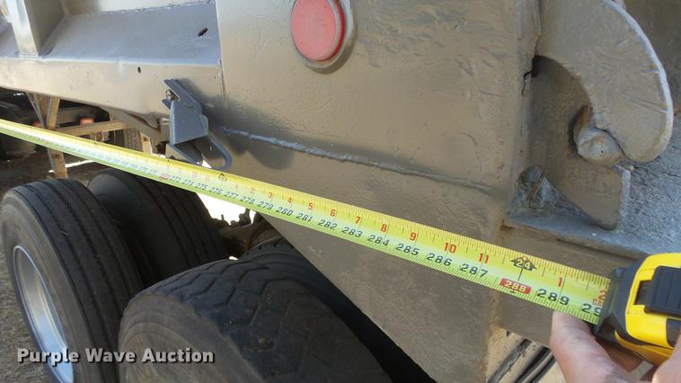 image for item DC0707 1993 Hilbilt end dump trailer