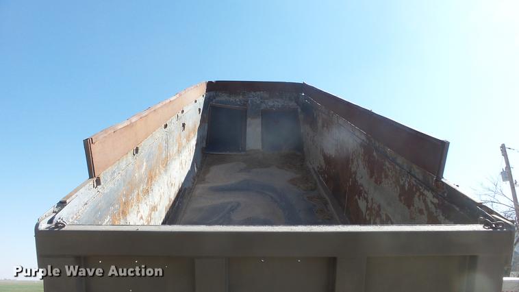 image for item DC0707 1993 Hilbilt end dump trailer
