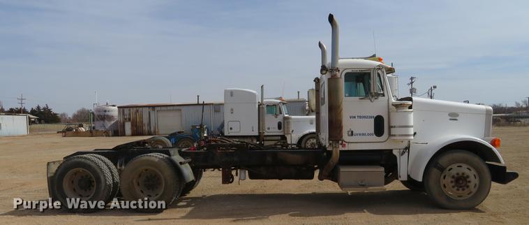 image for item DC0887 1996 Peterbilt 379 semi truck