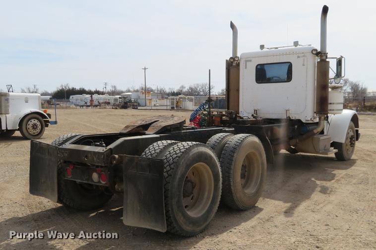 image for item DC0887 1996 Peterbilt 379 semi truck