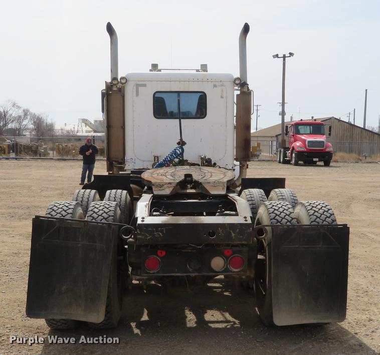 image for item DC0887 1996 Peterbilt 379 semi truck