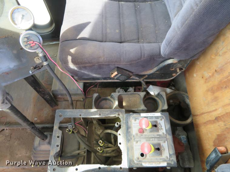 image for item DC0887 1996 Peterbilt 379 semi truck