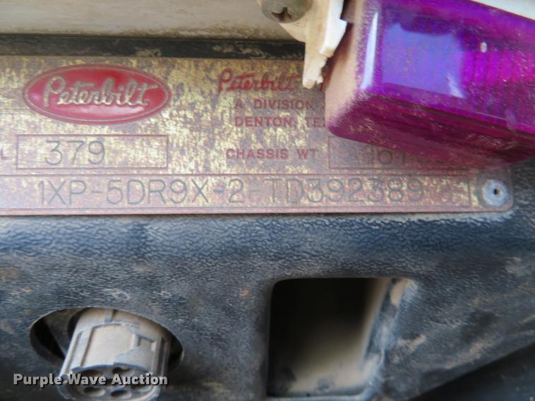 image for item DC0887 1996 Peterbilt 379 semi truck