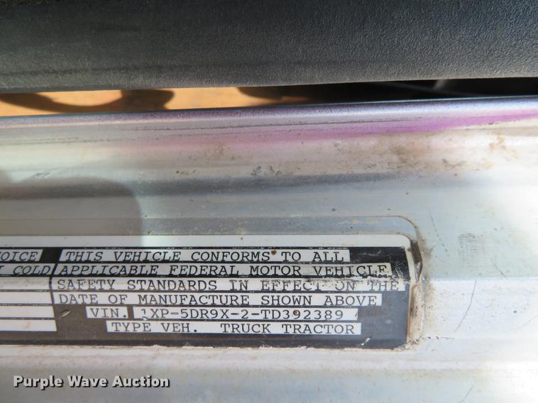 image for item DC0887 1996 Peterbilt 379 semi truck