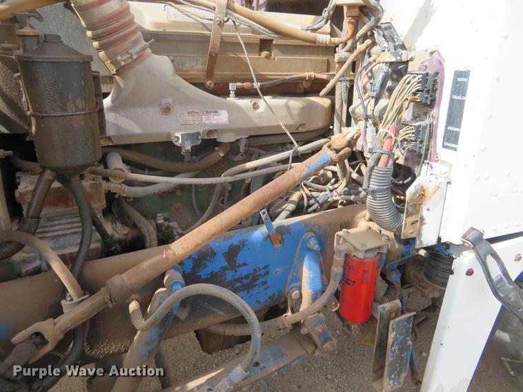 image for item DC0887 1996 Peterbilt 379 semi truck