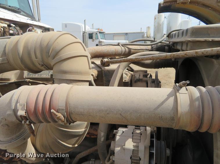 image for item DC0887 1996 Peterbilt 379 semi truck