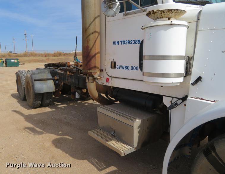 image for item DC0887 1996 Peterbilt 379 semi truck