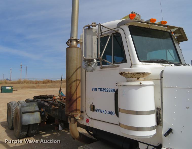 image for item DC0887 1996 Peterbilt 379 semi truck