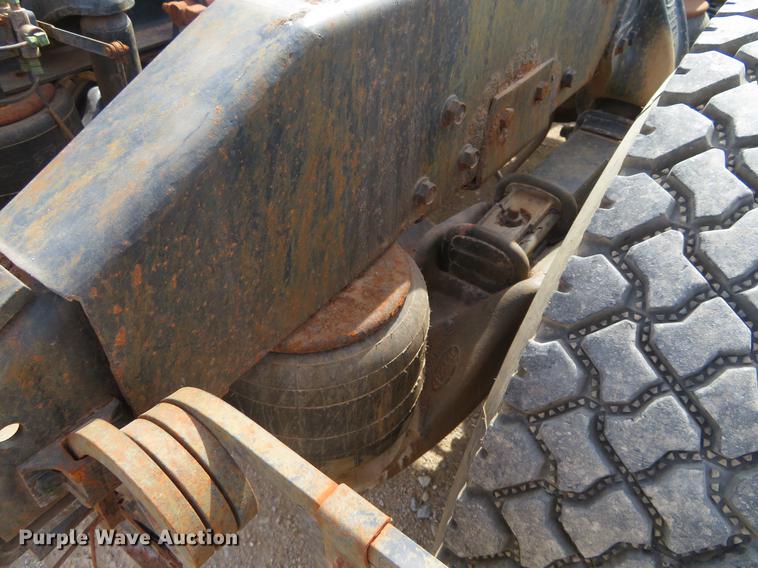 image for item DC0887 1996 Peterbilt 379 semi truck