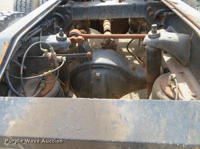 image for item DC0887 1996 Peterbilt 379 semi truck