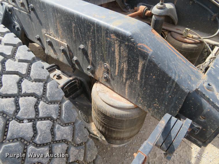 image for item DC0887 1996 Peterbilt 379 semi truck