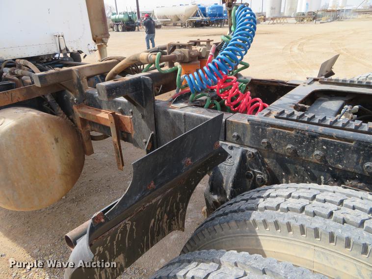 image for item DC0887 1996 Peterbilt 379 semi truck