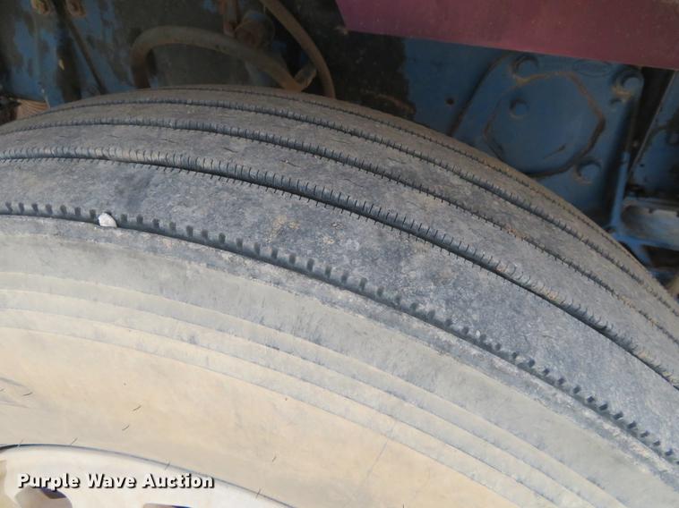 image for item DC0887 1996 Peterbilt 379 semi truck