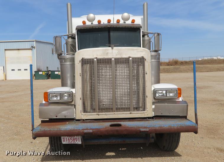 image for item DC0888 1996 Peterbilt 379 semi truck