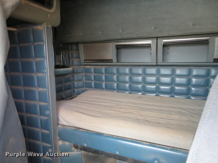 image for item DC0888 1996 Peterbilt 379 semi truck