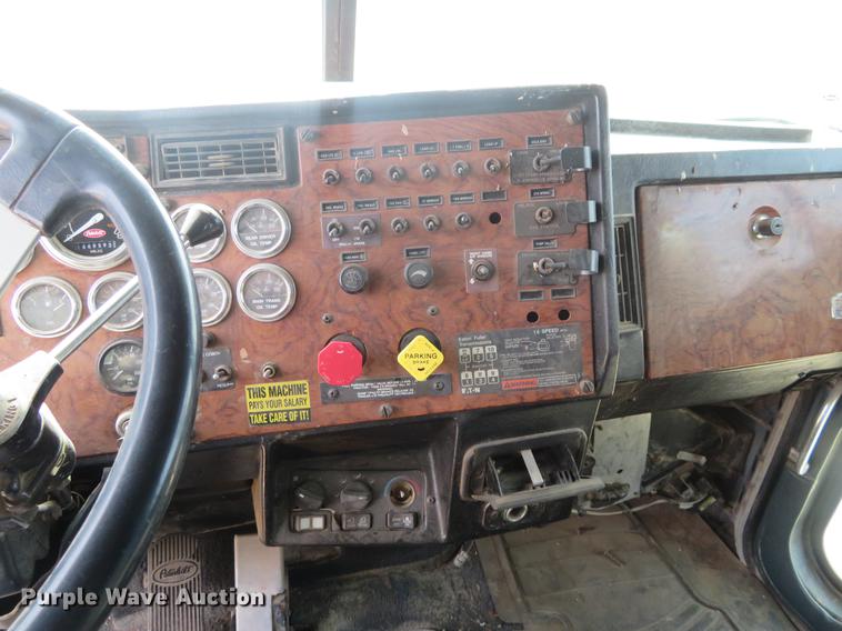 image for item DC0888 1996 Peterbilt 379 semi truck