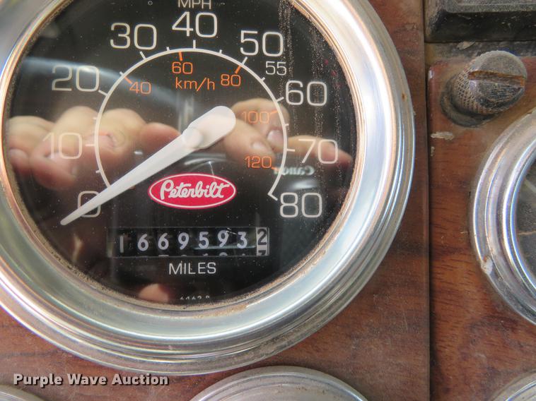 image for item DC0888 1996 Peterbilt 379 semi truck