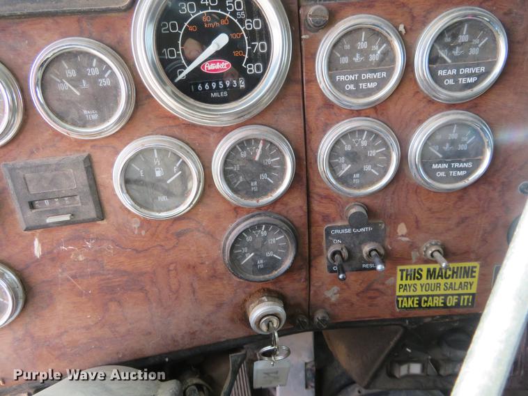 image for item DC0888 1996 Peterbilt 379 semi truck