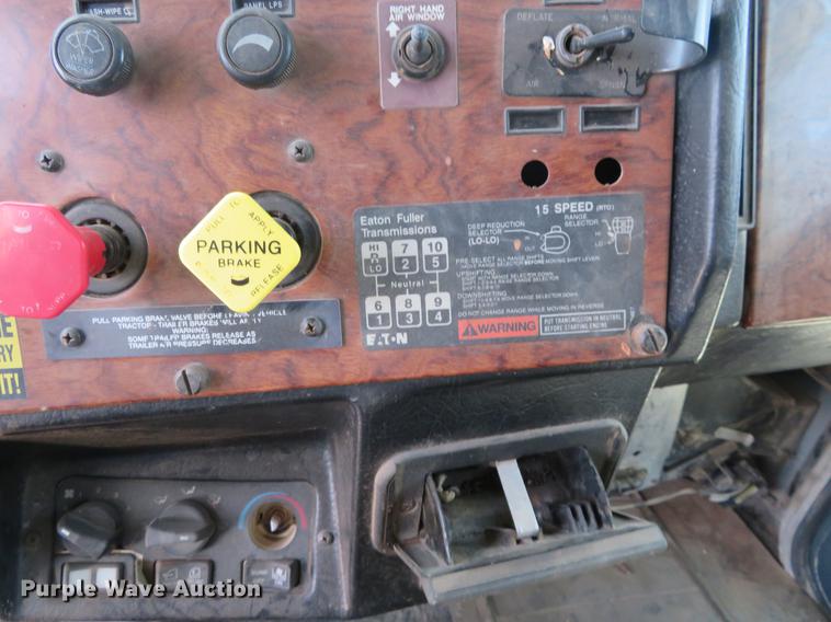 image for item DC0888 1996 Peterbilt 379 semi truck