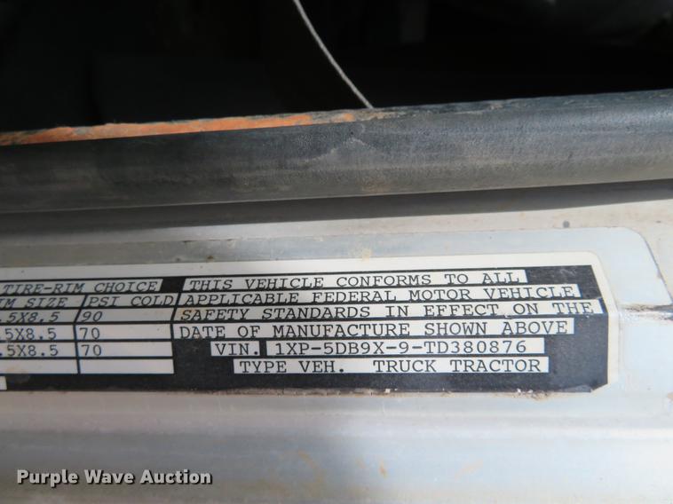 image for item DC0888 1996 Peterbilt 379 semi truck